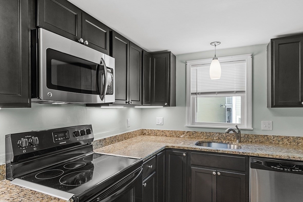 7 Andrew Street # 14