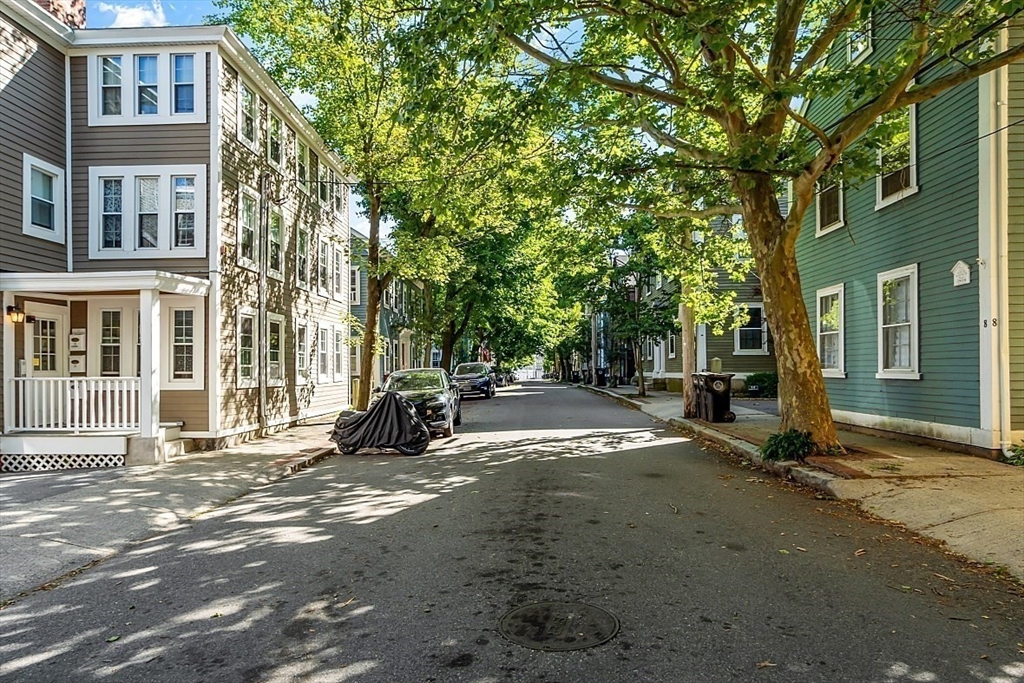 7 Andrew Street # 14