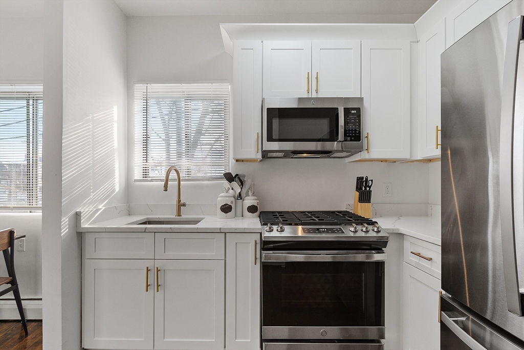 52 Bonair Street # 1B