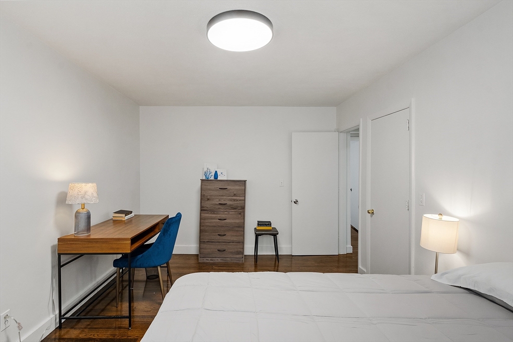 52 Bonair Street # 1B