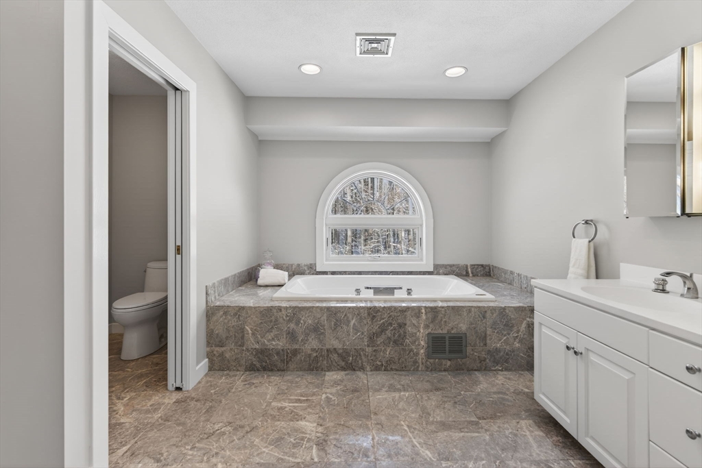 3 Worthington Green
