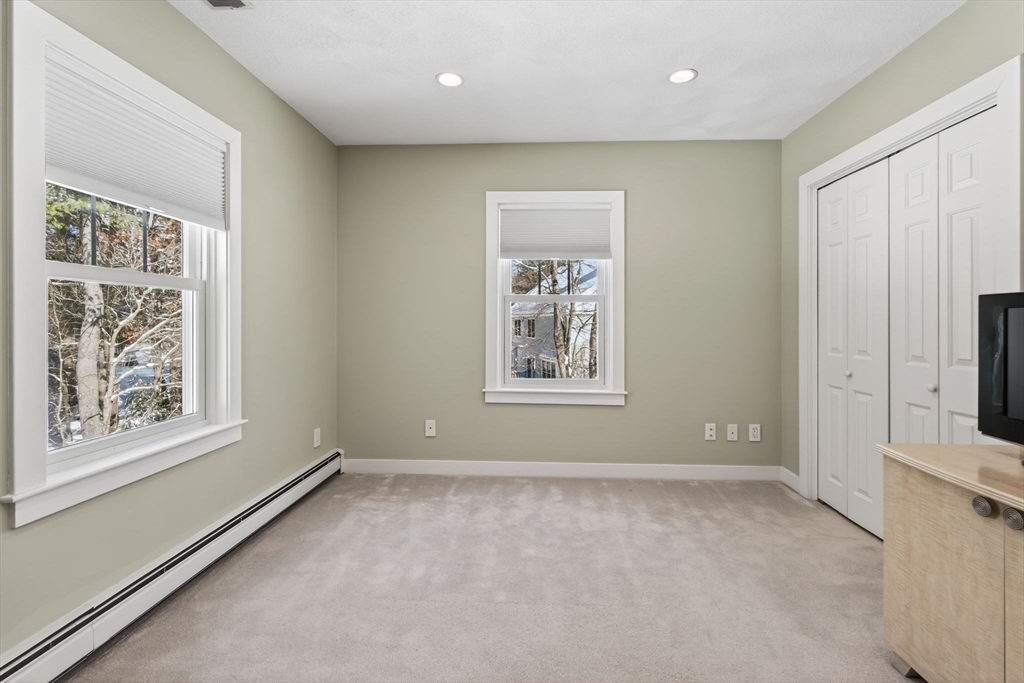 3 Worthington Green