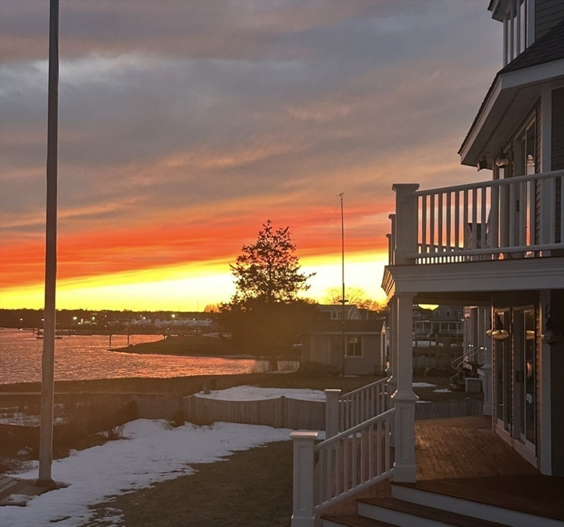 16 Fosters Point