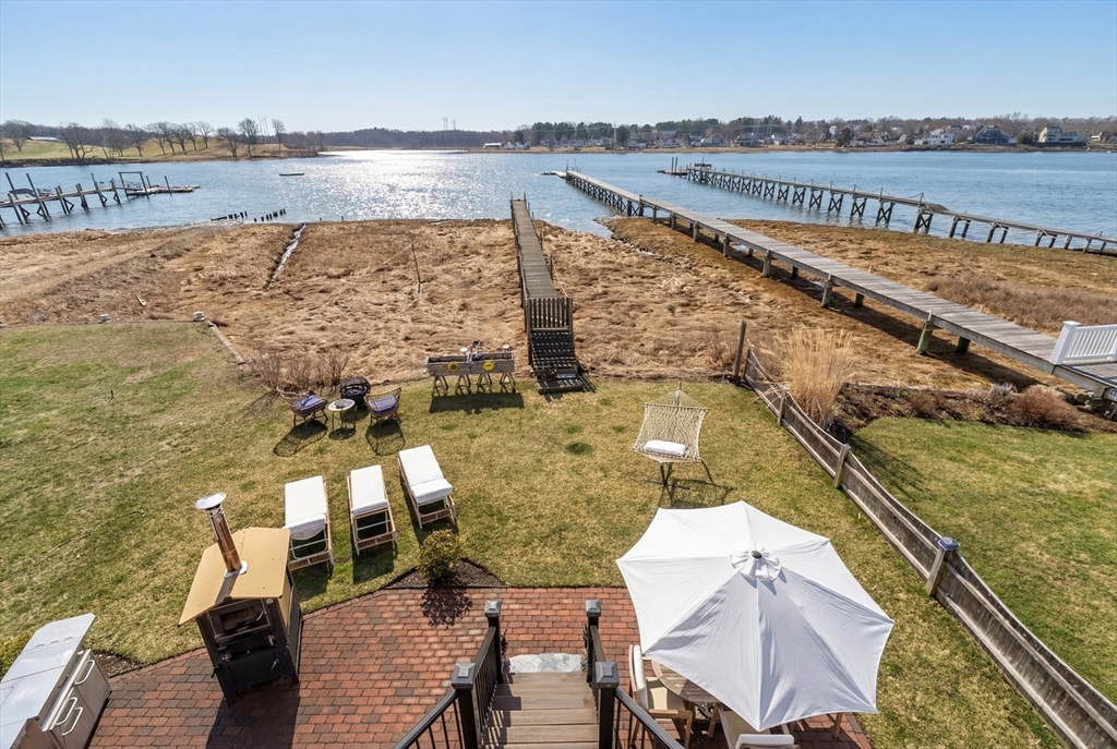 16 Fosters Point