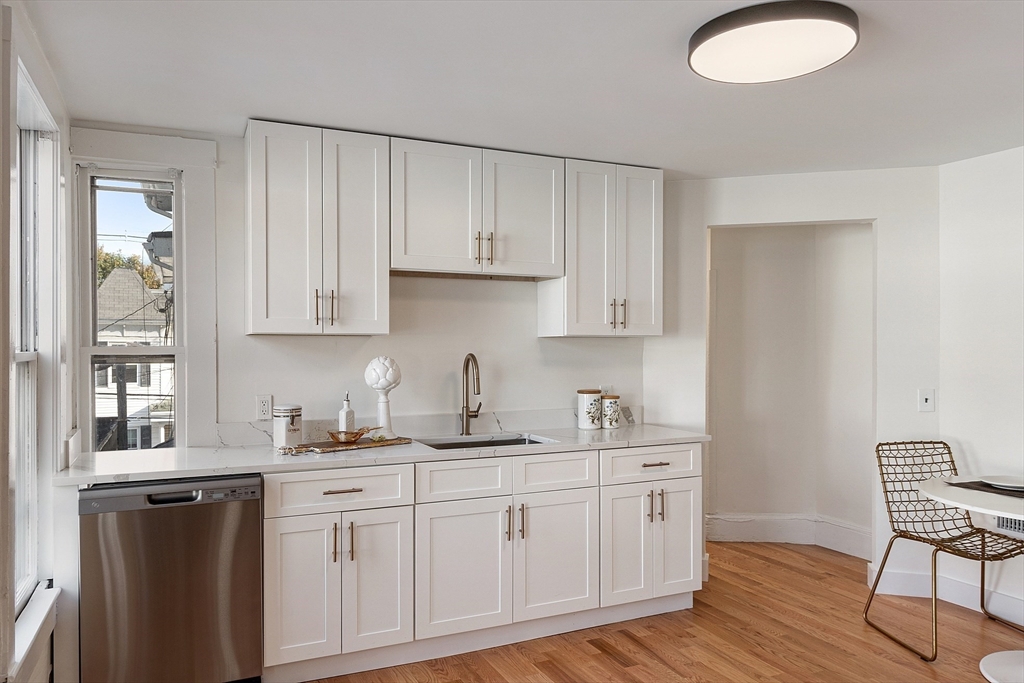 54 Bonair Street # 1B