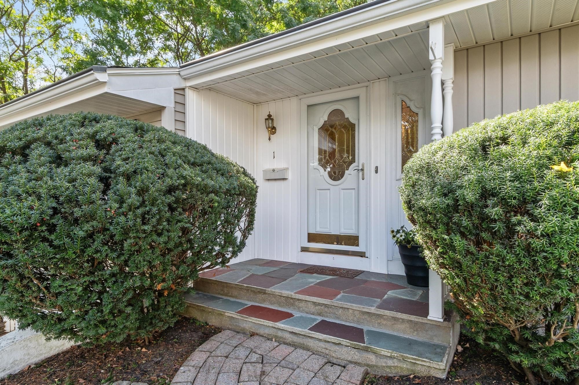 1 Standish Road