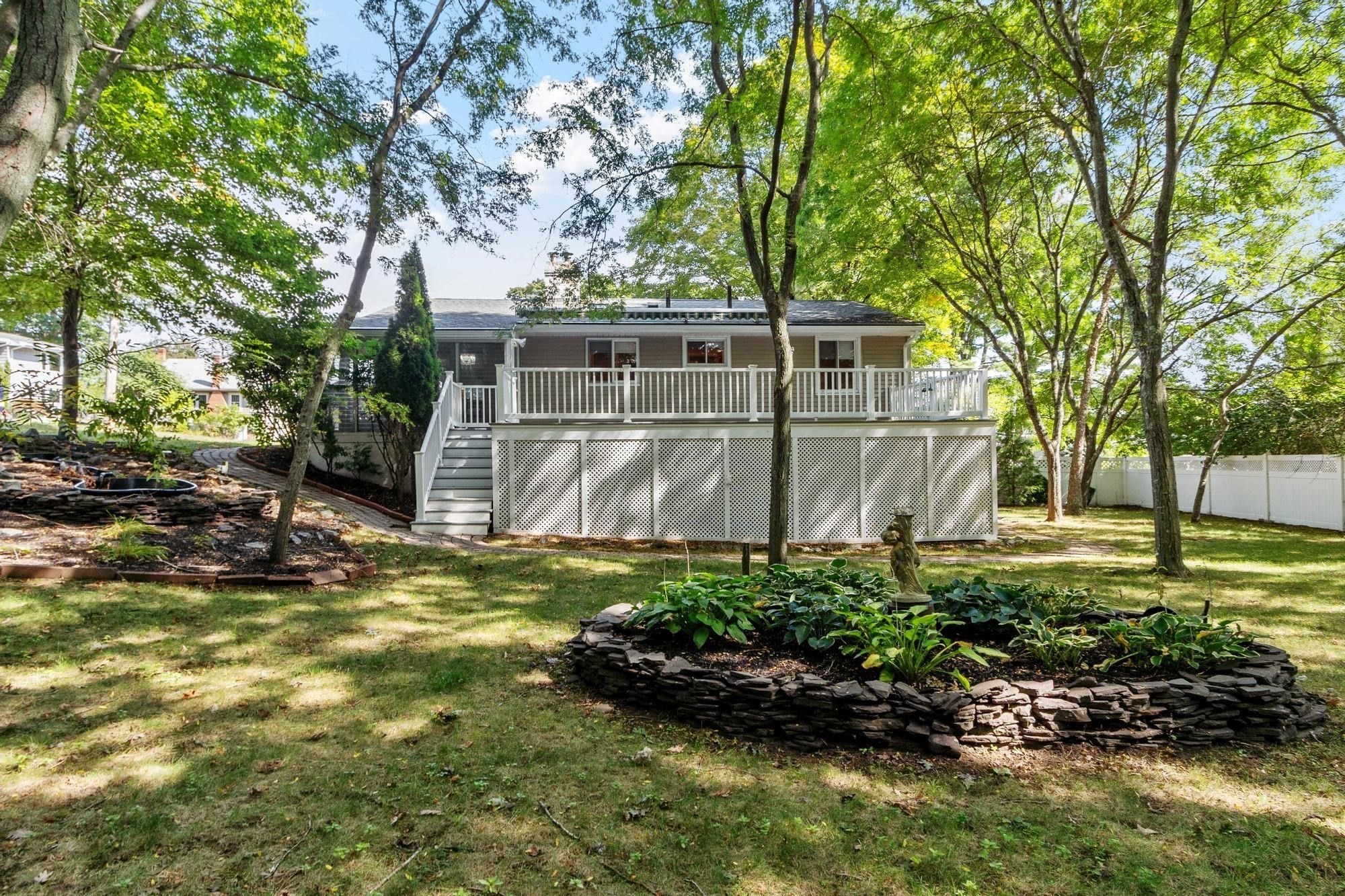 1 Standish Road