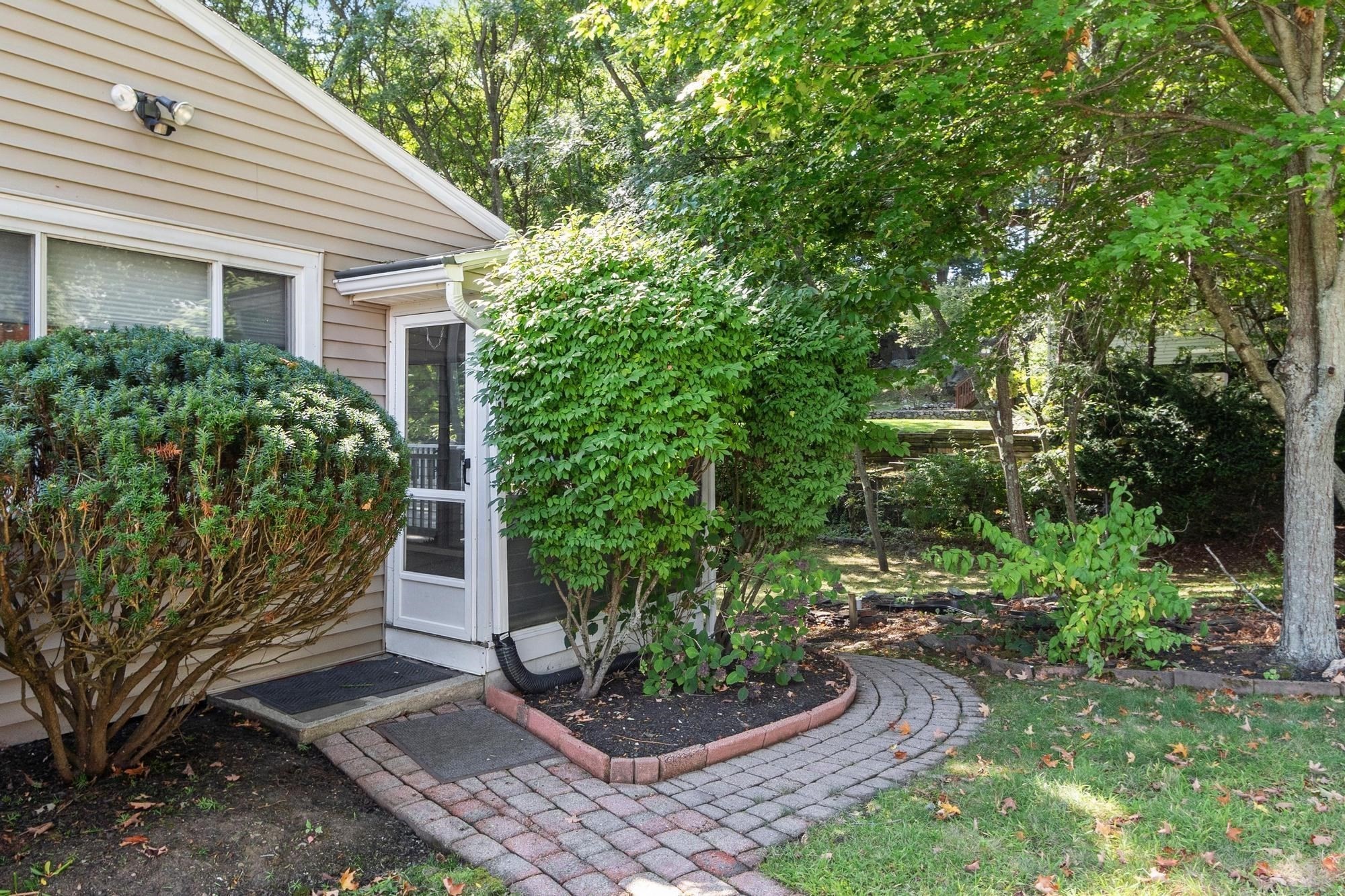 1 Standish Road