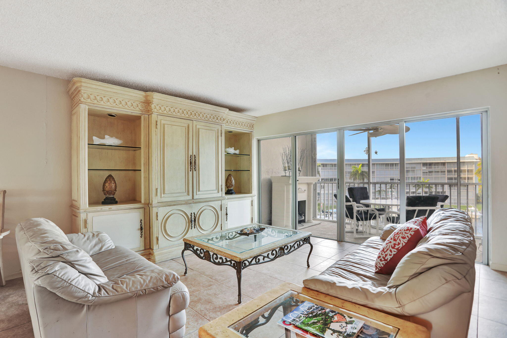 1523 E E Hillsboro Boulevard 533