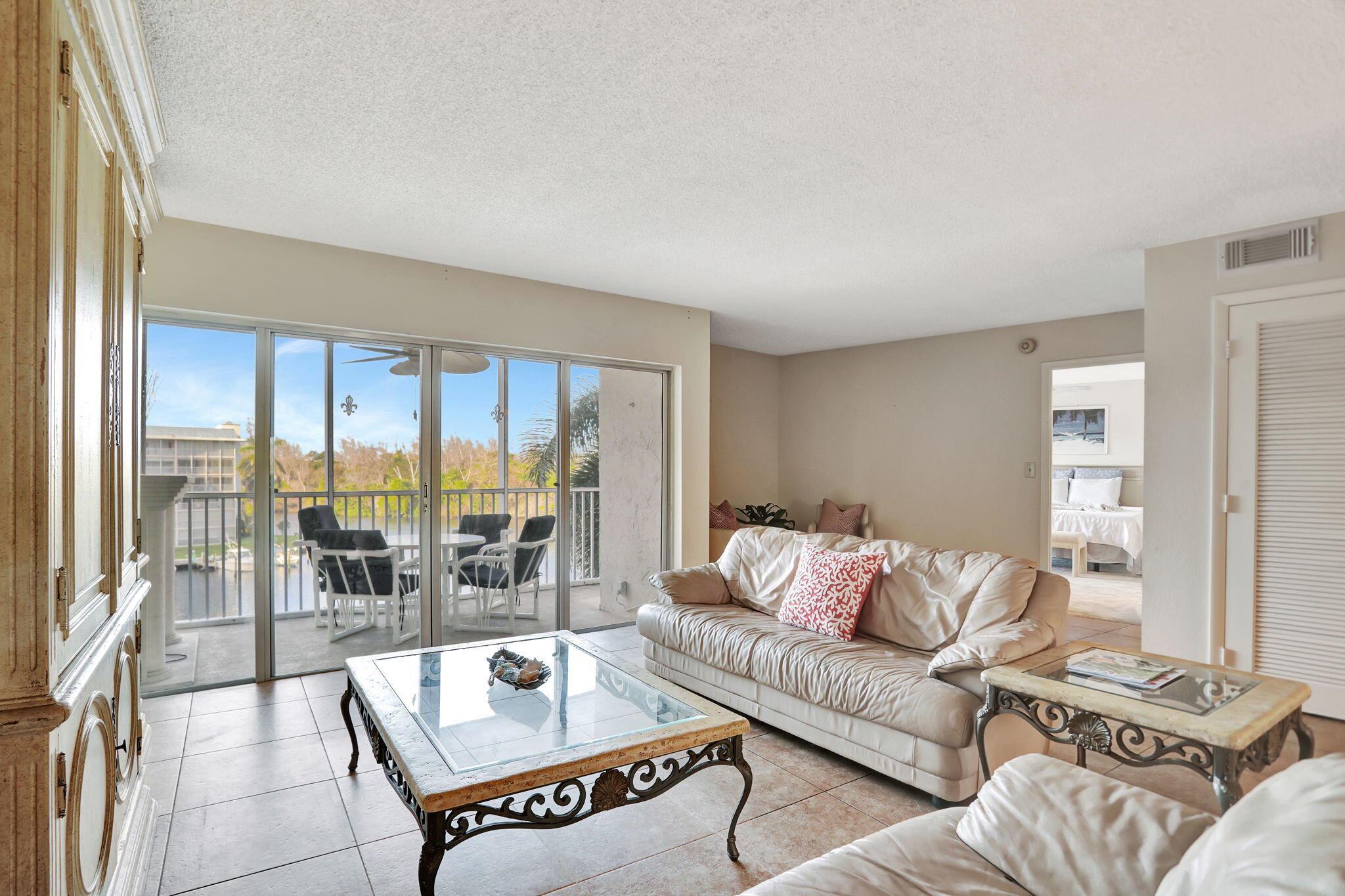 1523 E E Hillsboro Boulevard 533