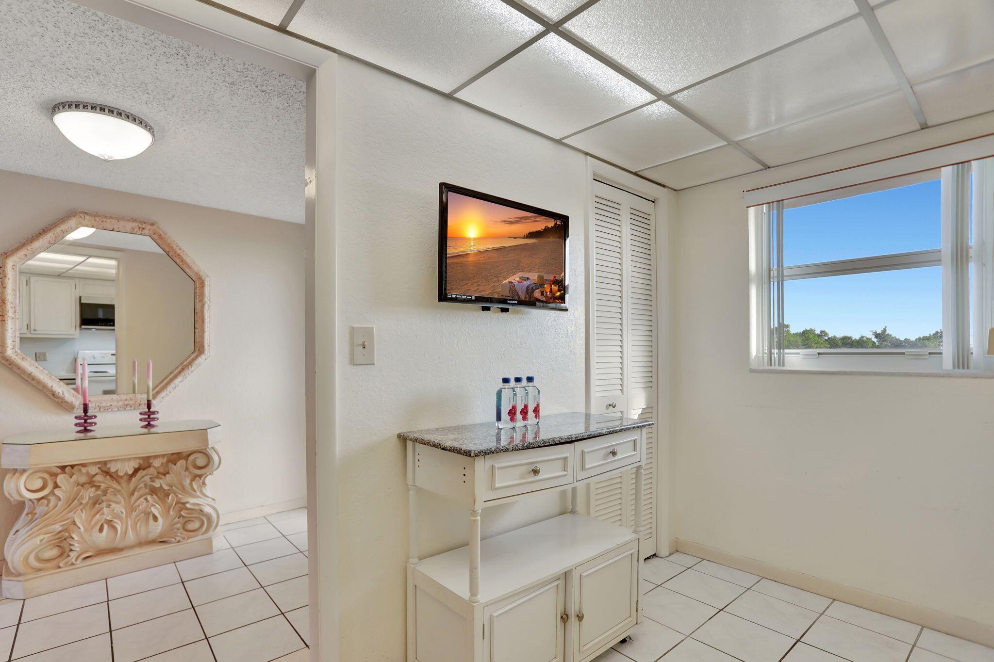 1523 E E Hillsboro Boulevard 533