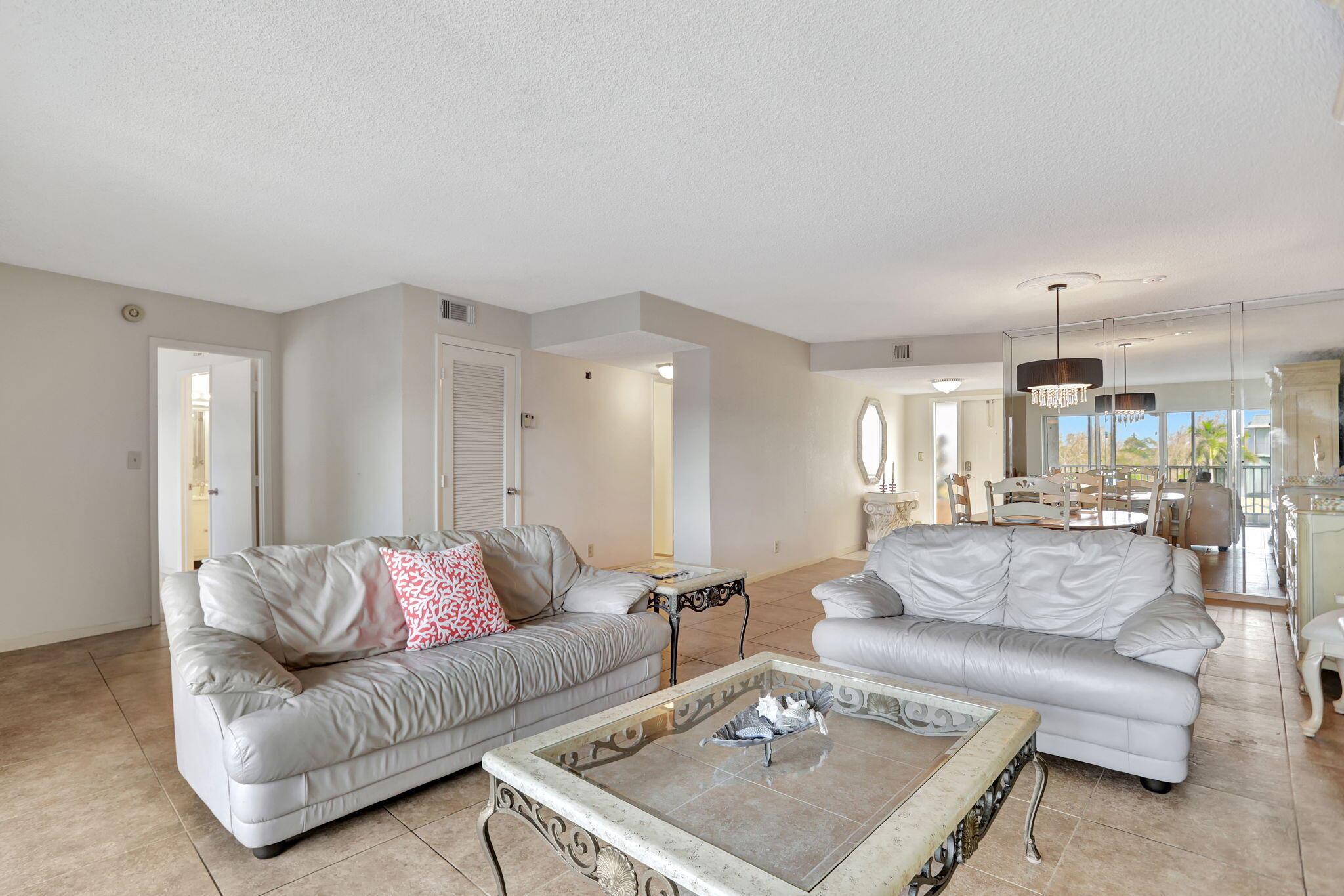 1523 E E Hillsboro Boulevard 533