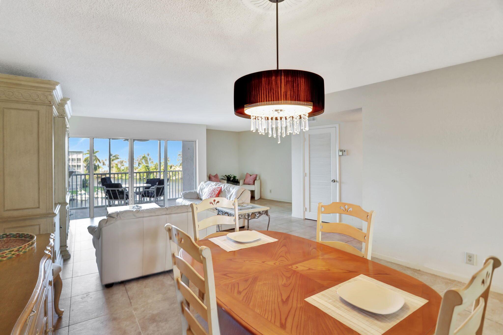 1523 E E Hillsboro Boulevard 533