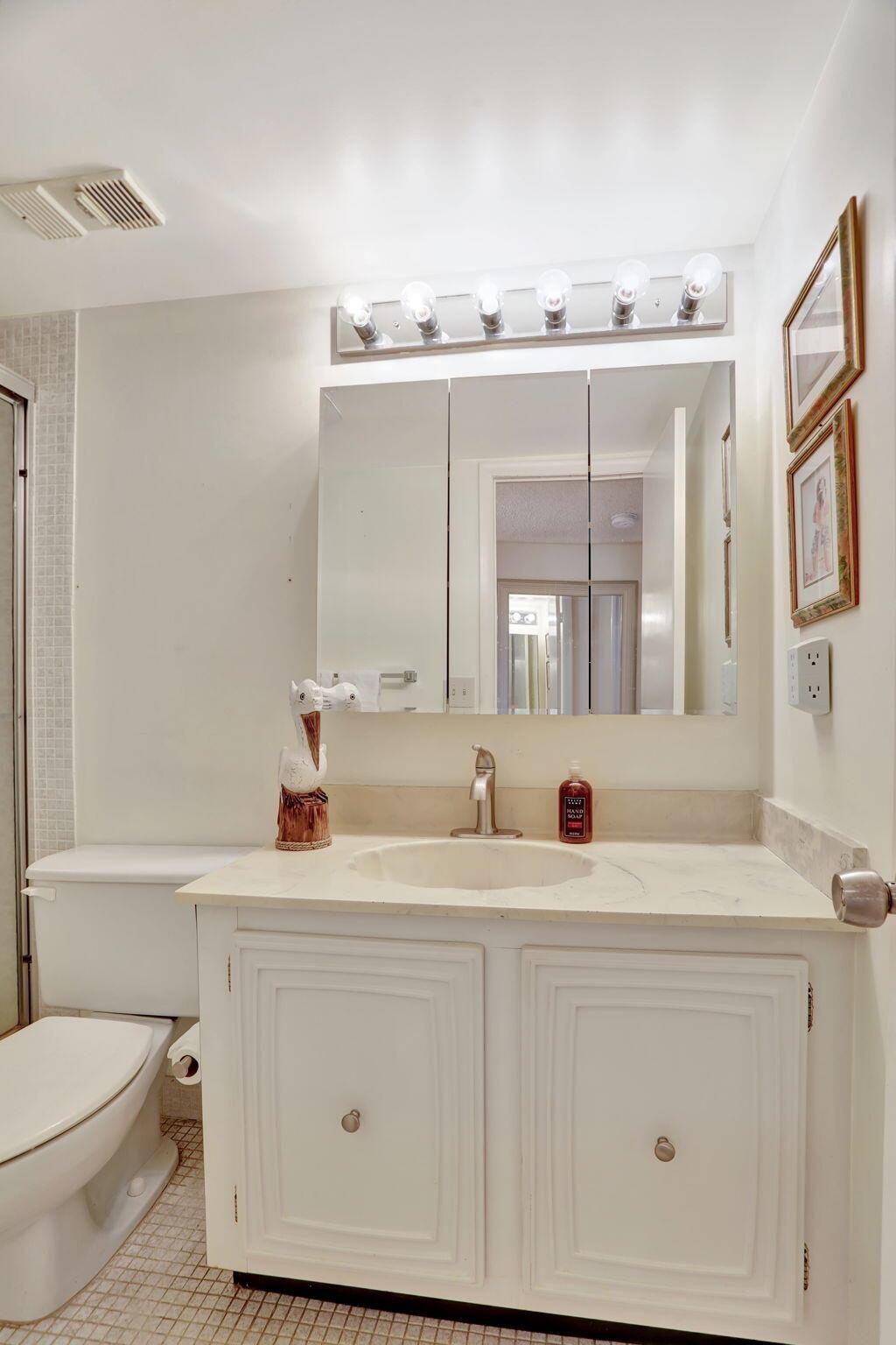 1523 E E Hillsboro Boulevard 533