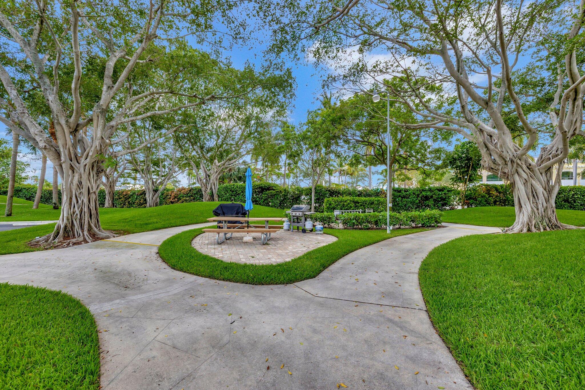 1523 E E Hillsboro Boulevard 533