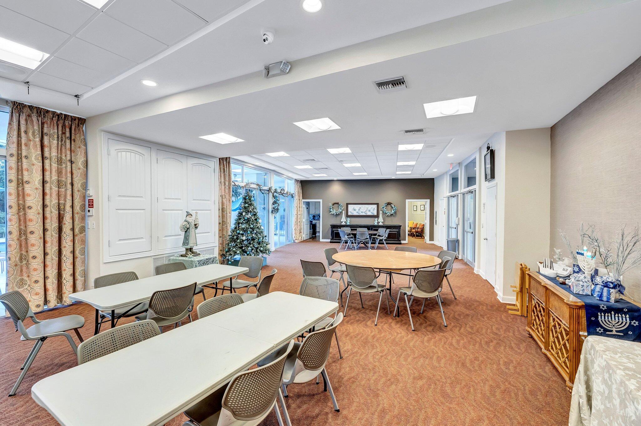 1523 E E Hillsboro Boulevard 533