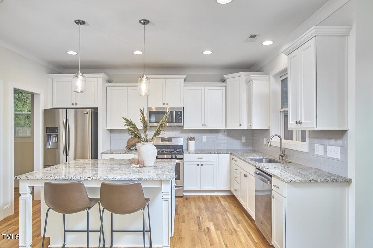 5106 Centerbud Place