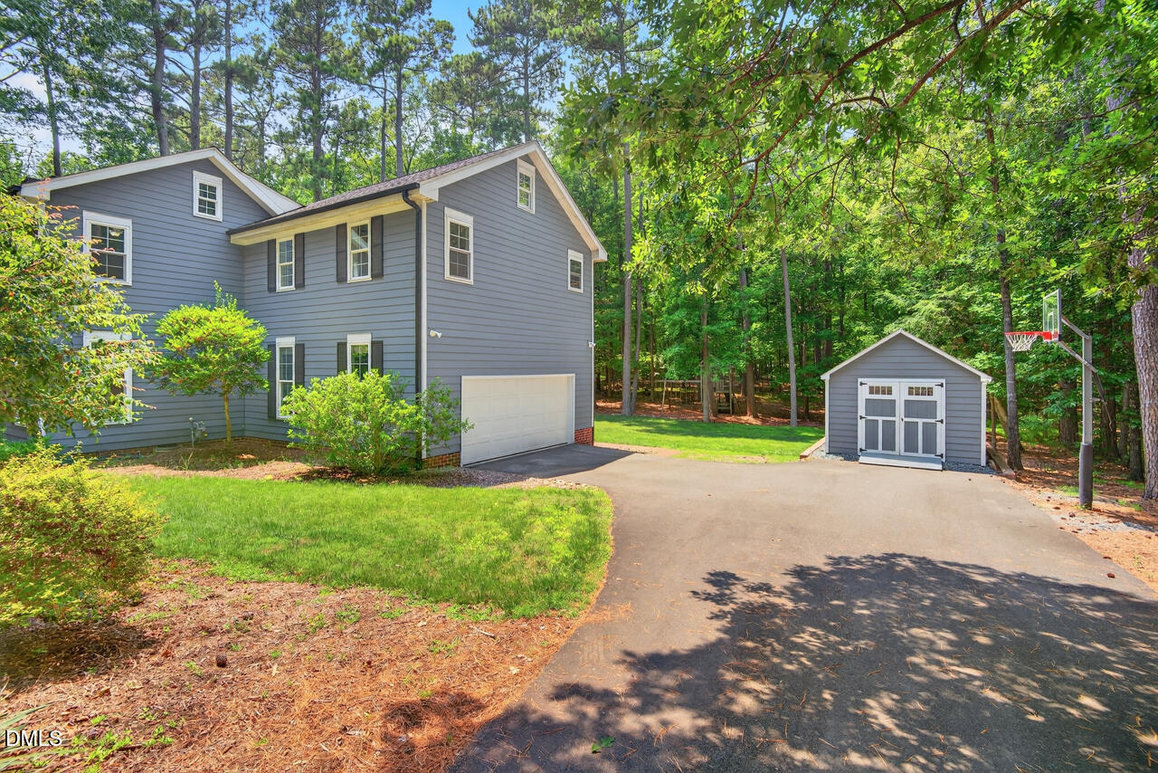 109 Fieldstone Court