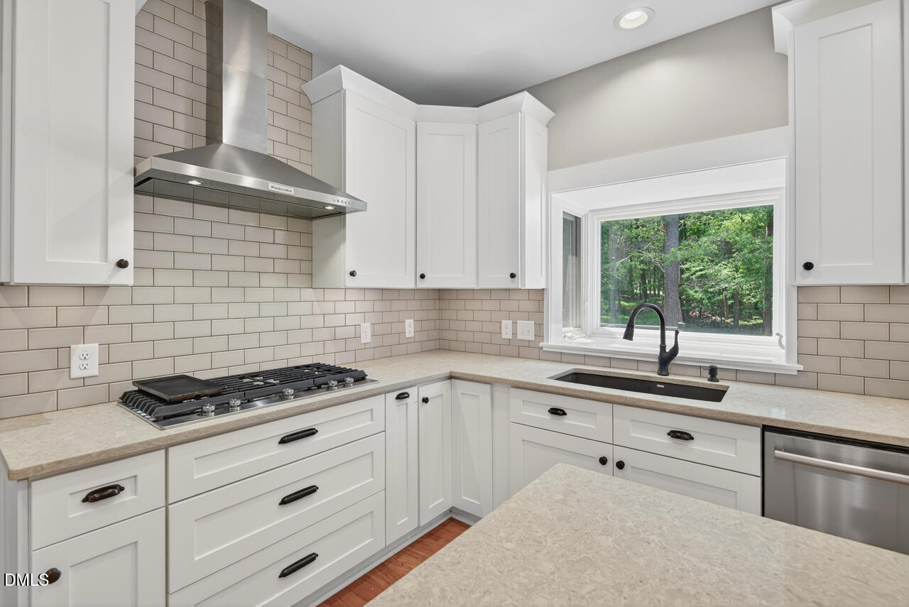 109 Fieldstone Court