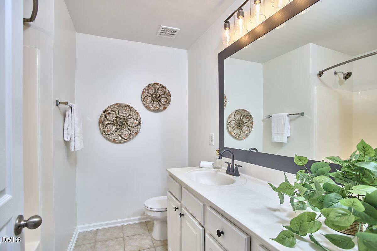 3707 Ramblewood Avenue