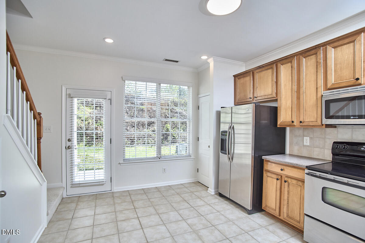 3707 Ramblewood Avenue