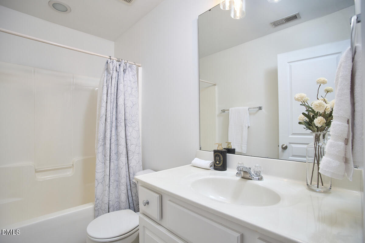 3707 Ramblewood Avenue