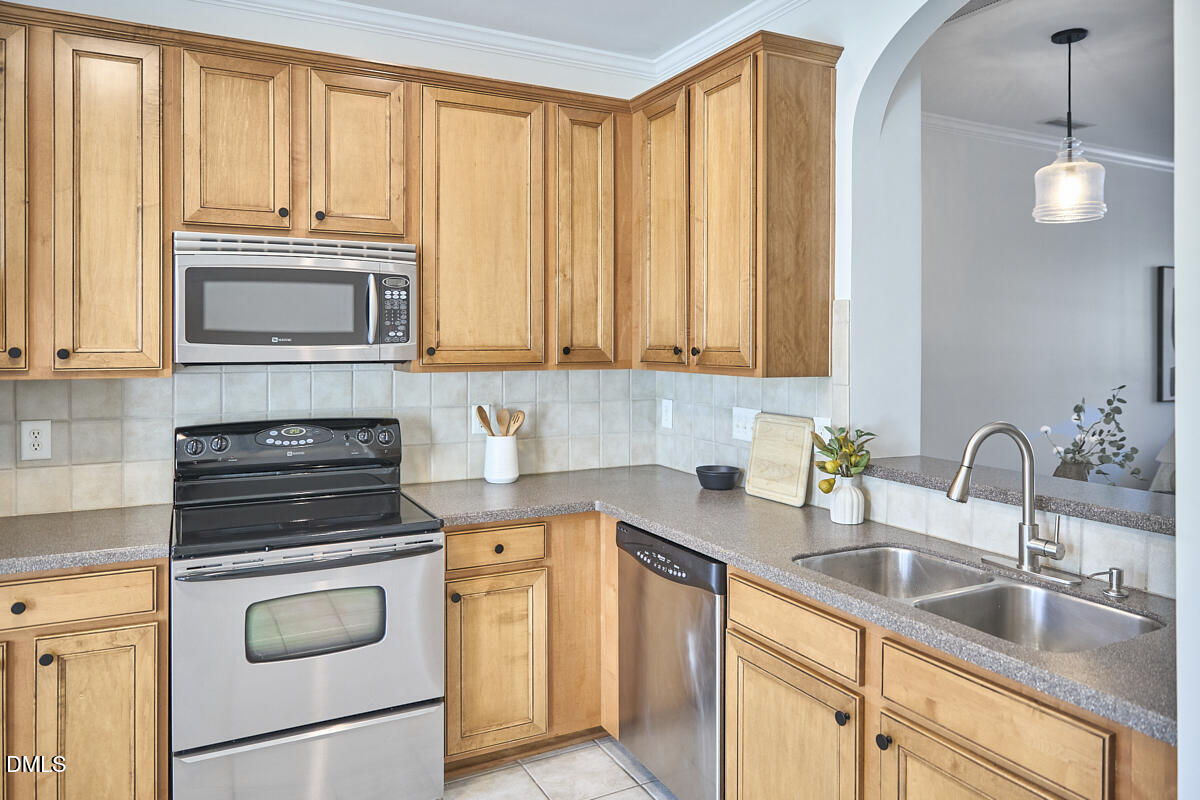 3707 Ramblewood Avenue