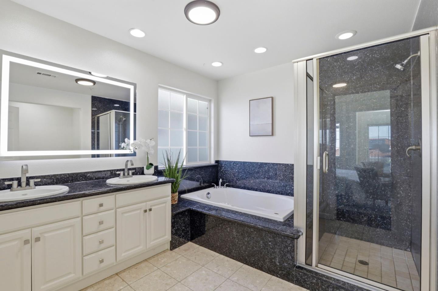 2390 Rainbow Court