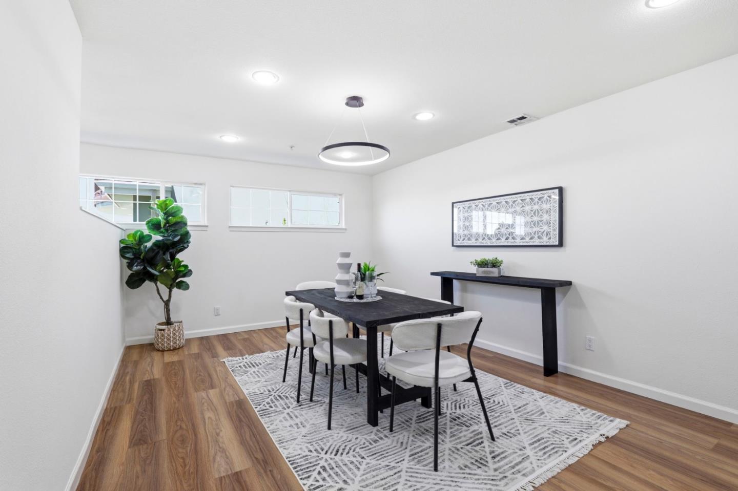 2390 Rainbow Court