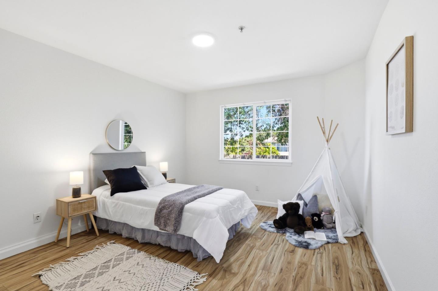 2390 Rainbow Court