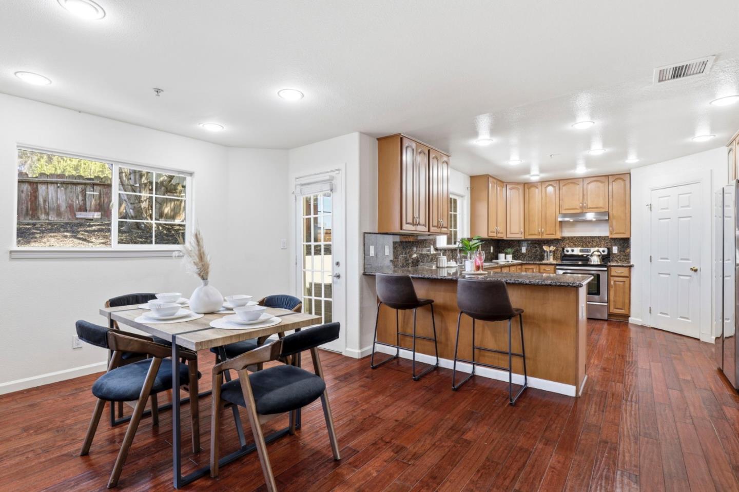 2390 Rainbow Court