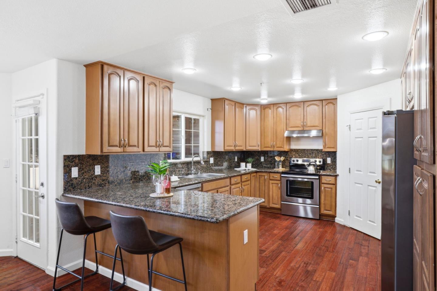 2390 Rainbow Court