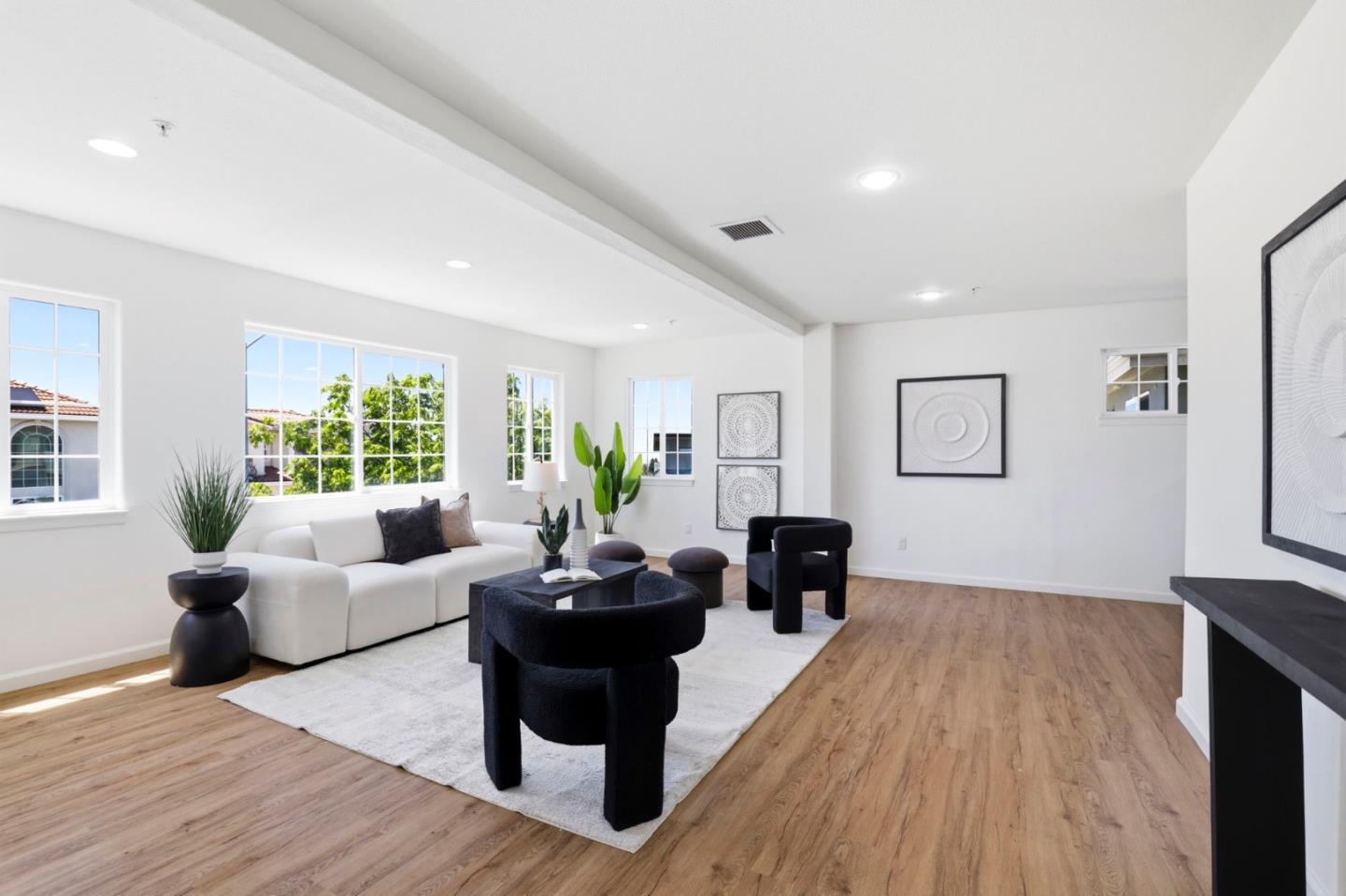 2390 Rainbow Court