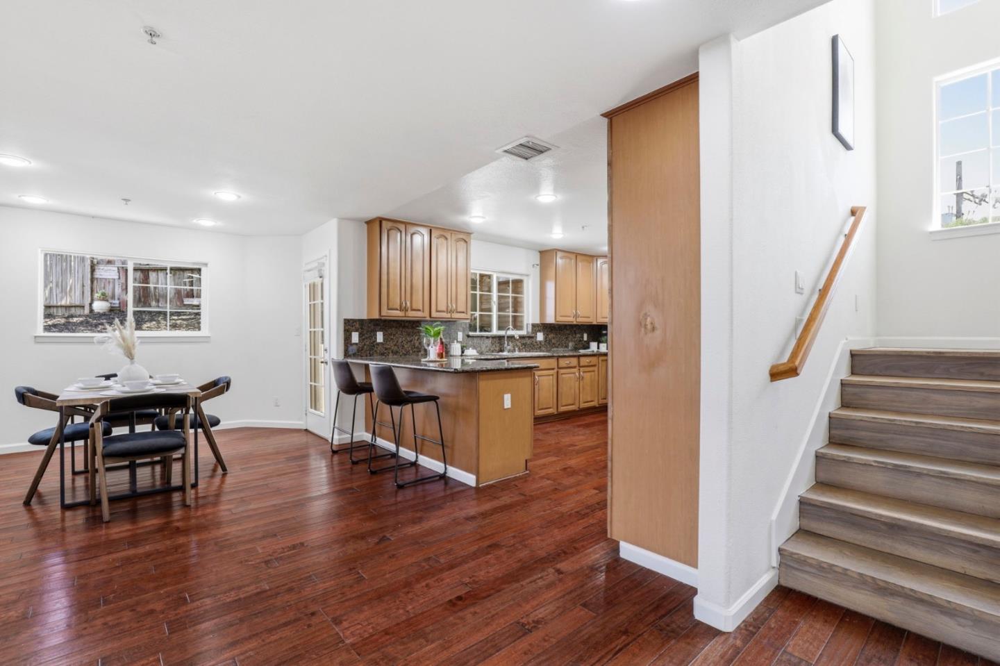 2390 Rainbow Court