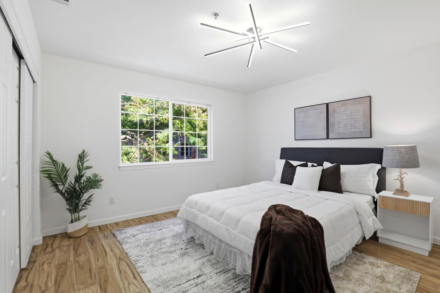 2390 Rainbow Court
