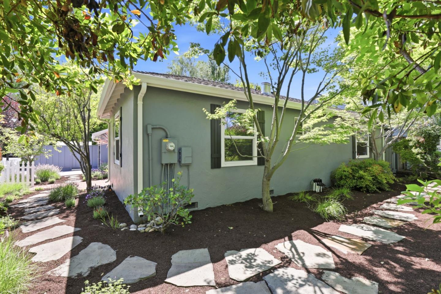 699 Oregon AVE