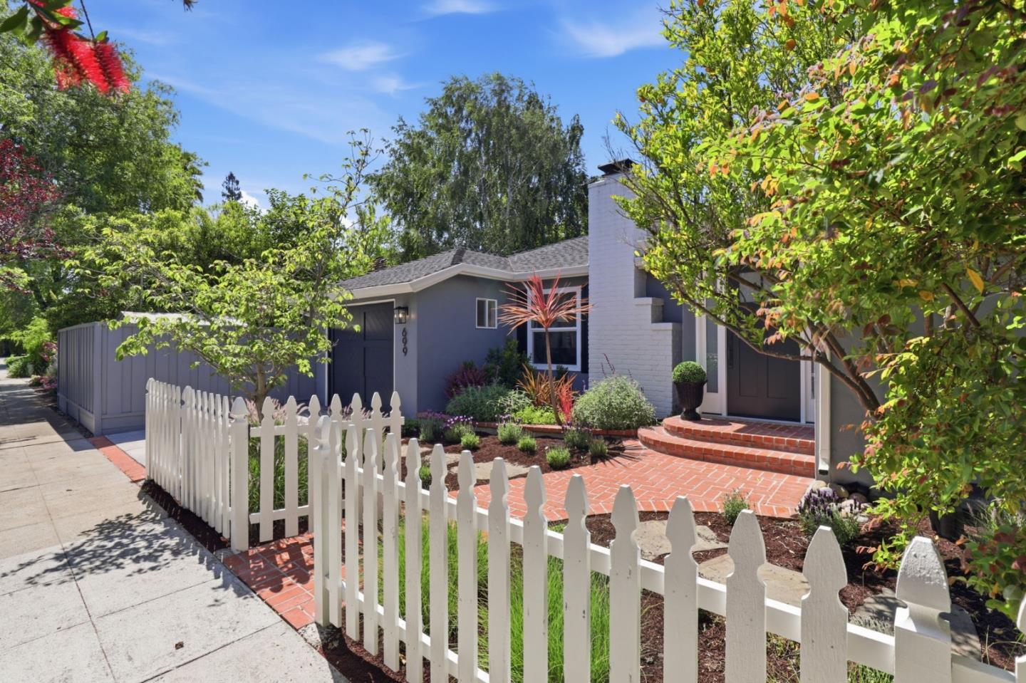 699 Oregon AVE