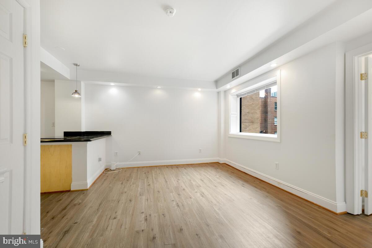 1125 12TH STREET NW 23