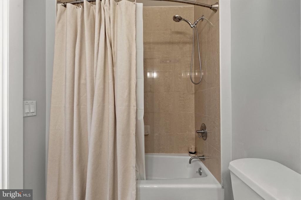 811 4TH STREET NW Unit: 908