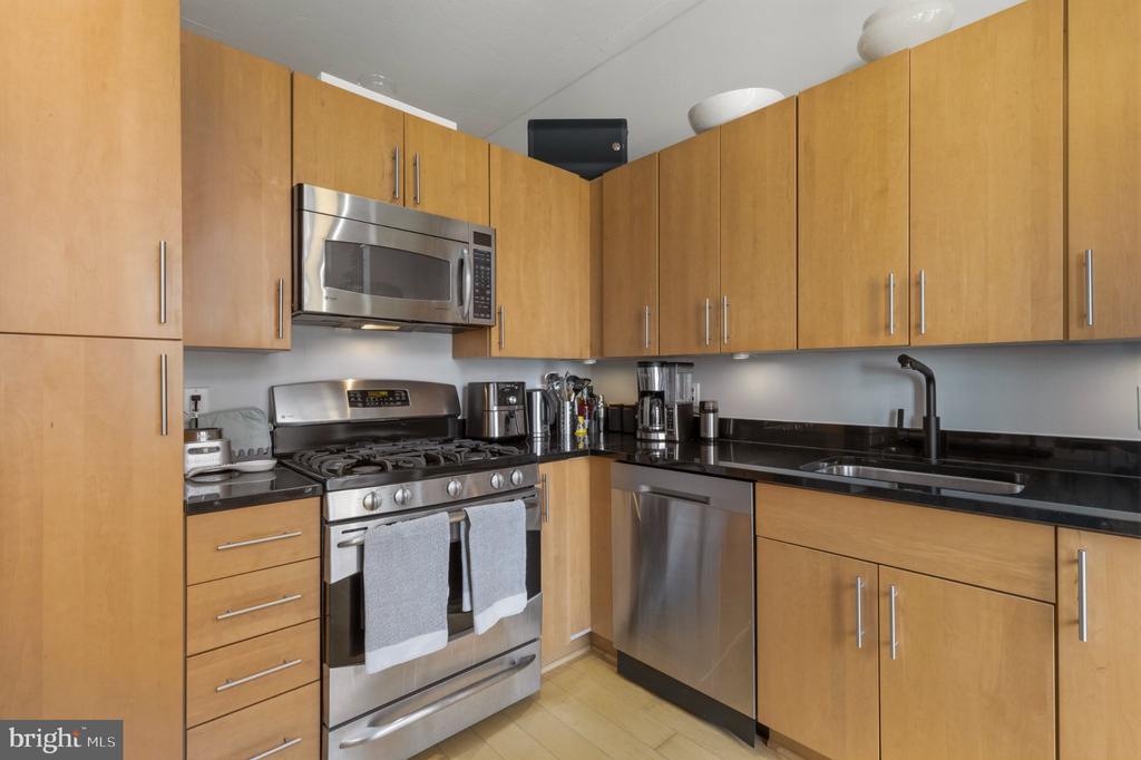 811 4TH STREET NW Unit: 908