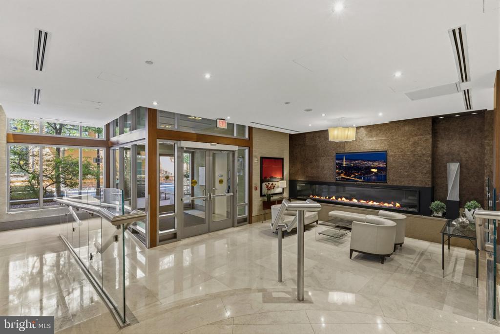 811 4TH STREET NW Unit: 908