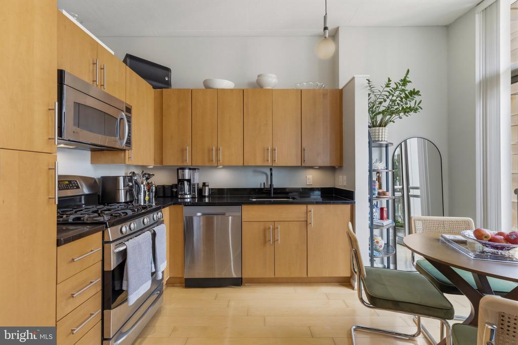 811 4TH STREET NW Unit: 908