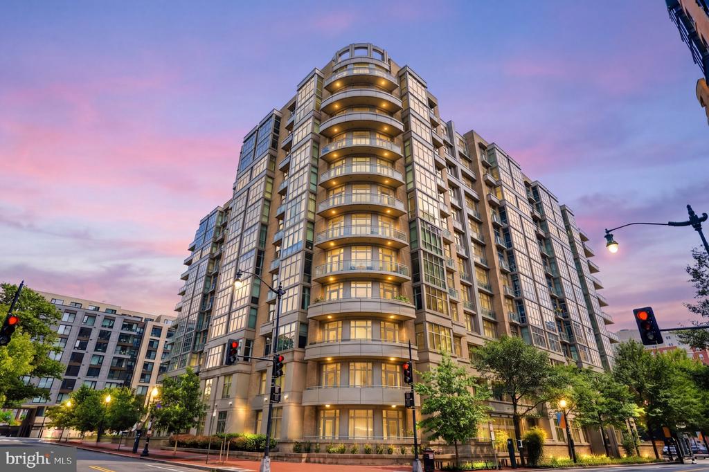 811 4TH STREET NW Unit: 908