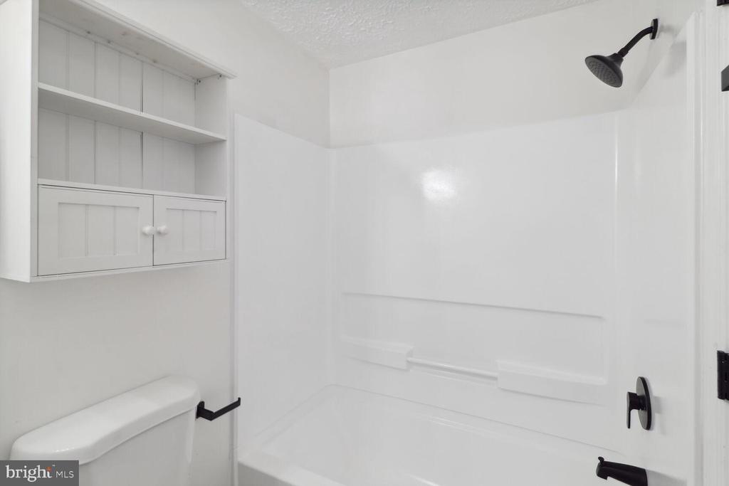 3500 WEDGEWOOD COURT J J