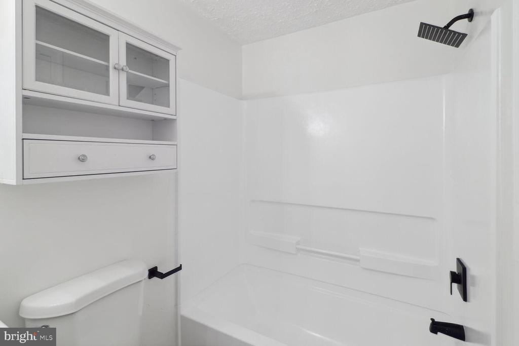 3500 WEDGEWOOD COURT J J