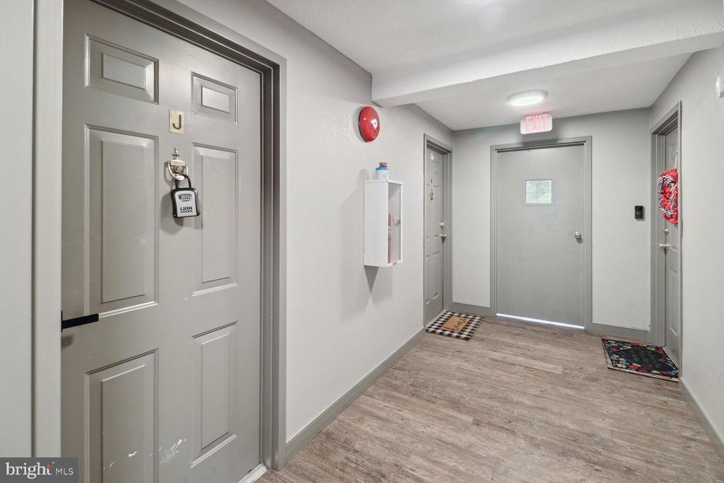 3500 WEDGEWOOD COURT J J