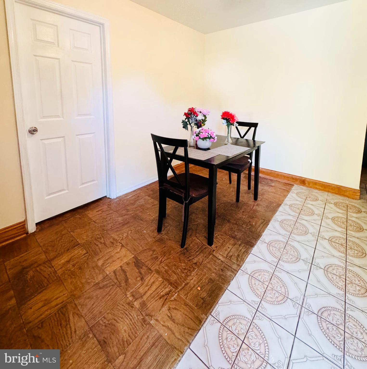 1110 HAMLIN ROAD