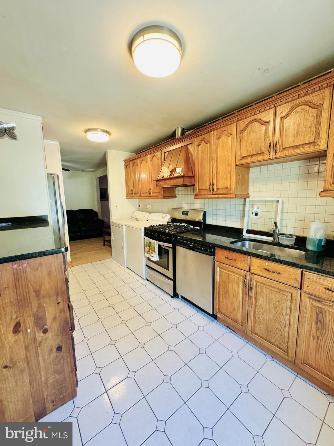 1110 HAMLIN ROAD