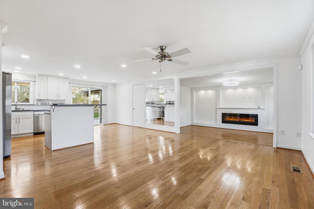 1816 ROCKY GLEN DRIVE