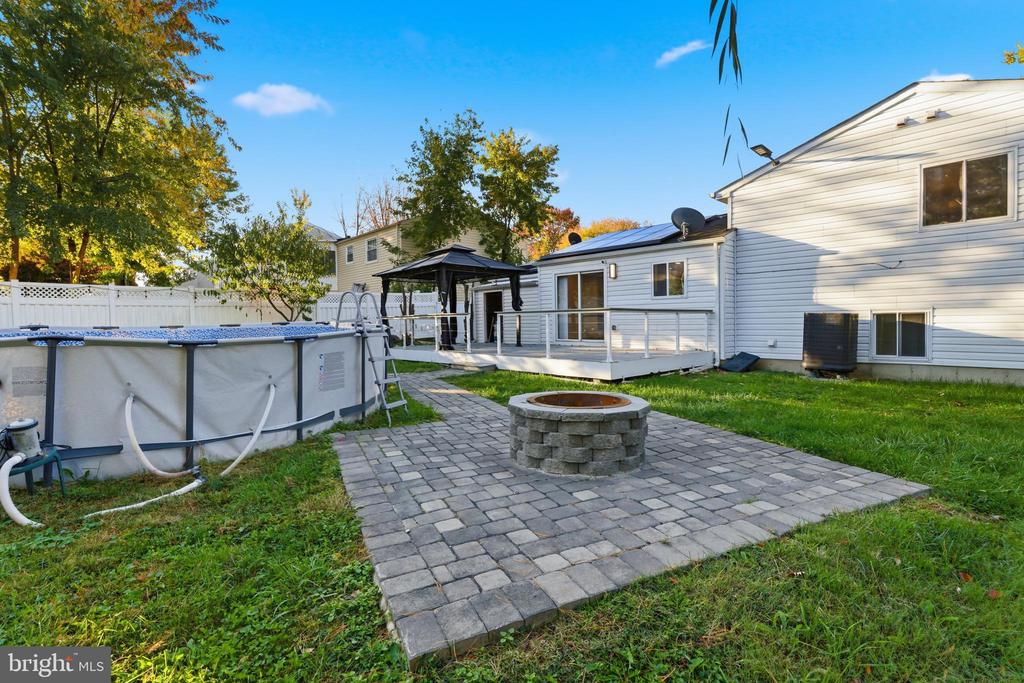 1816 ROCKY GLEN DRIVE